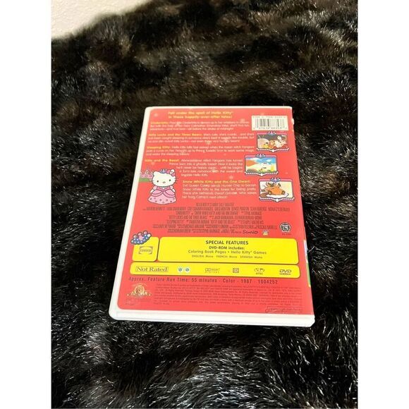 Hello Kitty Becomes a Princess (DVD, 2003) - Picture 2 of 3